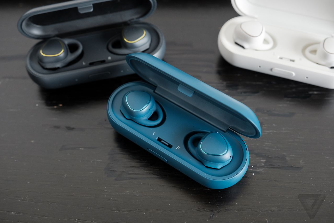 Bragi Dash vs. Samsung Gear Icon X: Battle of the earbuds