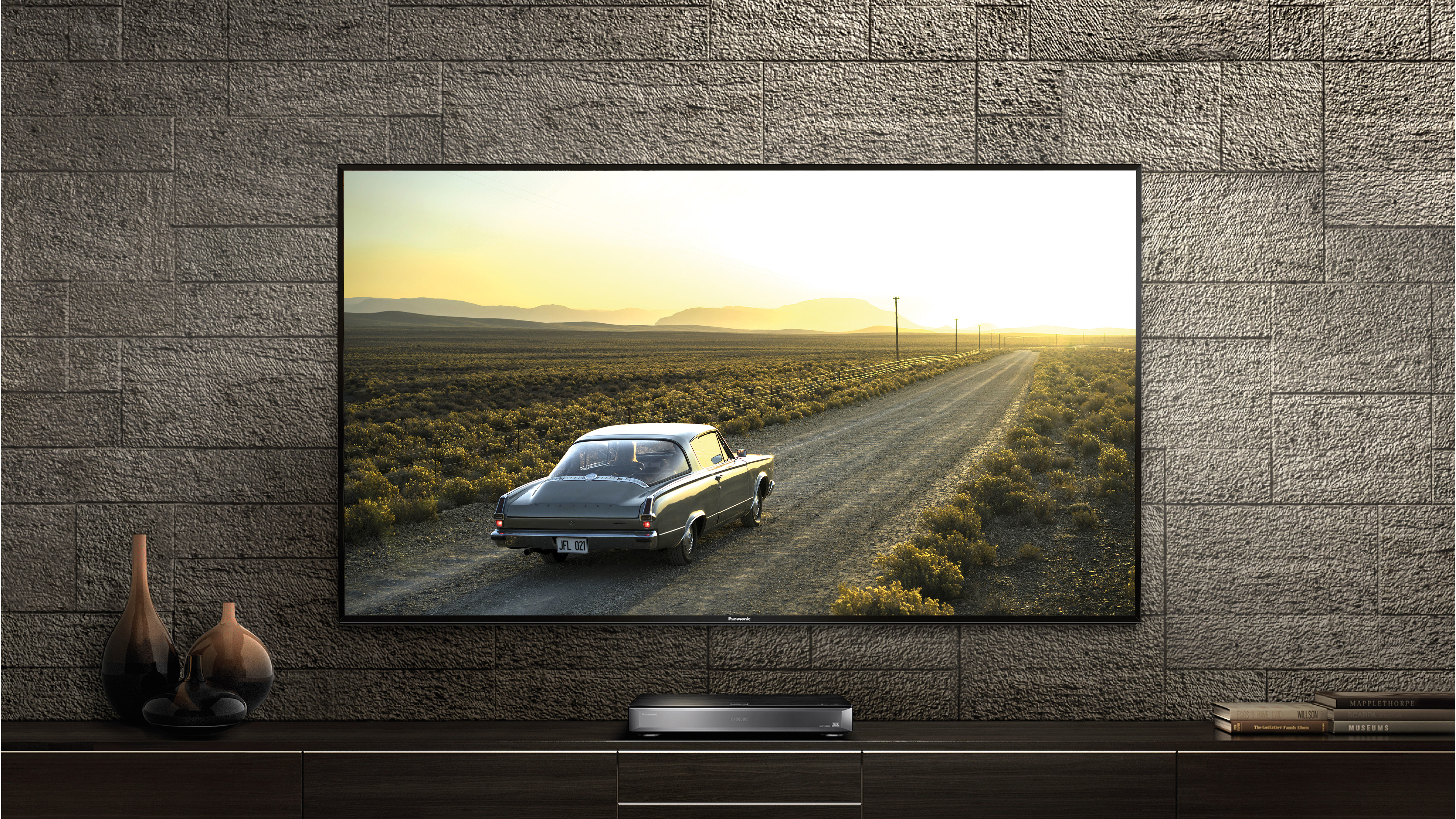 panasonic_tx-58dx902b_lifestyle