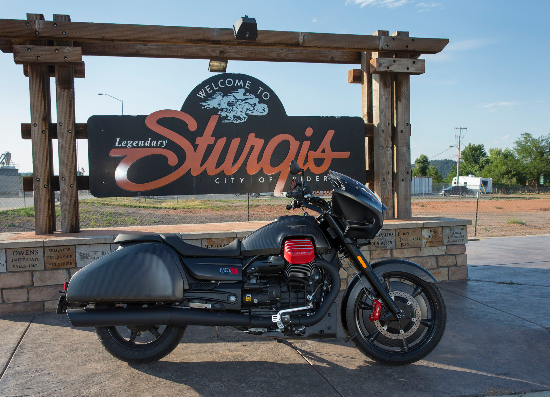 2017 Moto Guzzi MGX21 Flying Fortress First Ride Review