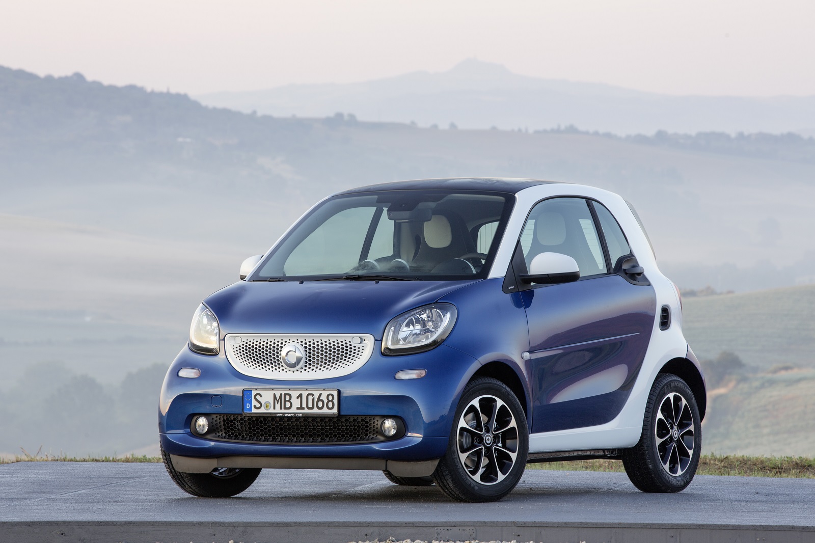 2016 Smart Fortwo Review: Tiny car, redux