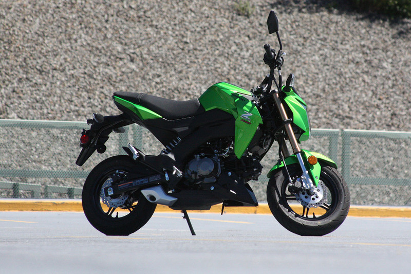 2017-kawasaki-z125-side-full-800x533-c
