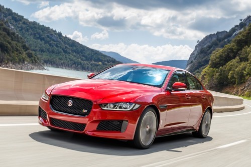 2017 Jaguar XE 35t AWD R-Sport Review: The claws are out