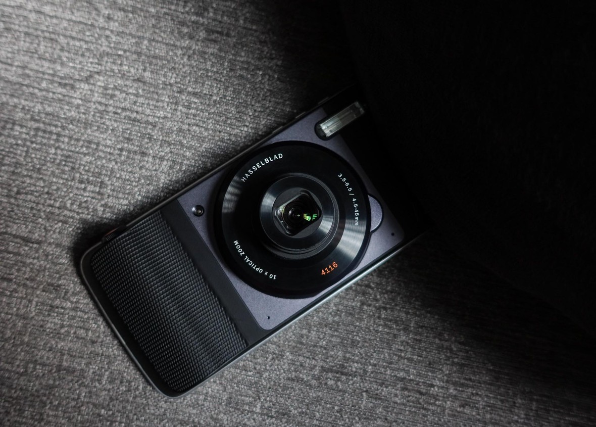 Hasselblad 4116 True Zoom Mod Review : One Bulky Shooter