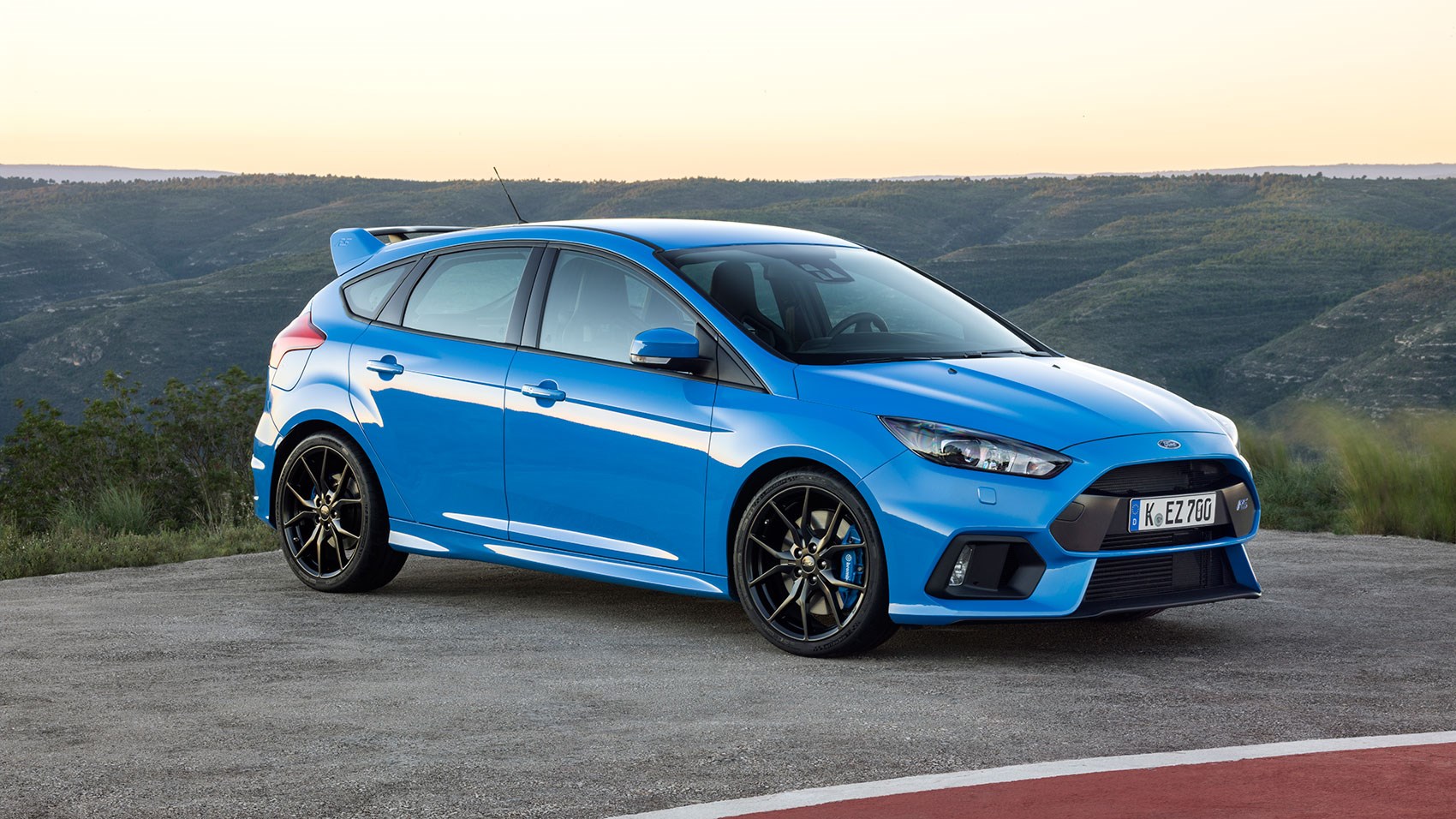namdienvienkiemnguoidanmoicuatopgeartaufordfocusrs