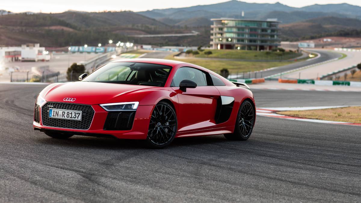 2017 AUDI R8 V10 PLUS REVIEW