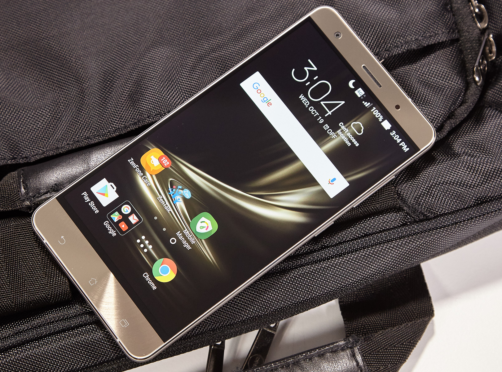 Asus ZenFone 3 Deluxe Review : Great Except for One Flaw