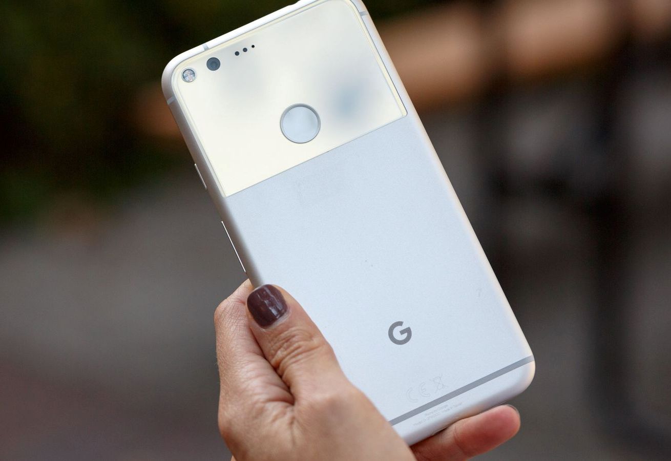 Specs Comparison Review : Google Pixel XL vs LG V20