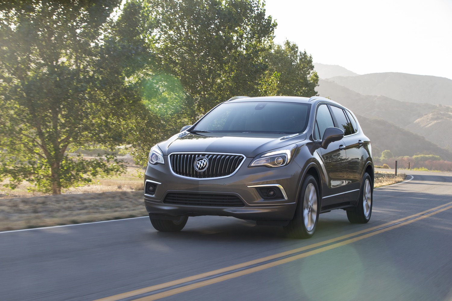 2016-buick-envision-north-american-market-exterior-001