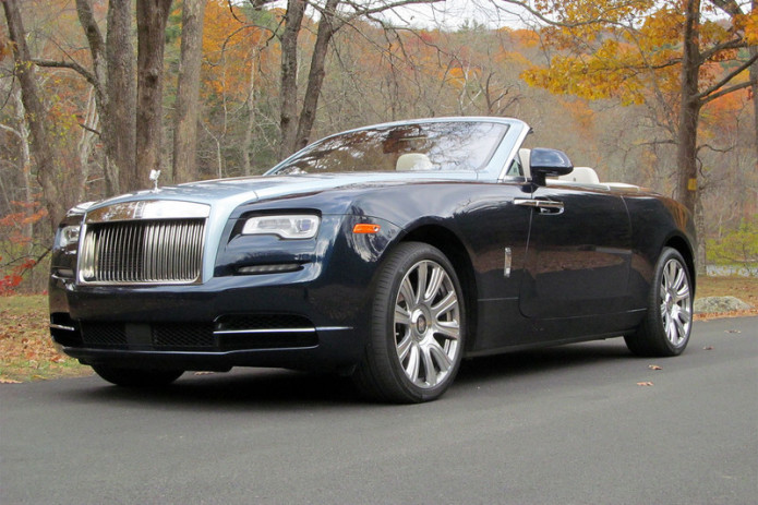 2016-rolls-royce-dawn-roof-down-front-angle-low-800x533-c