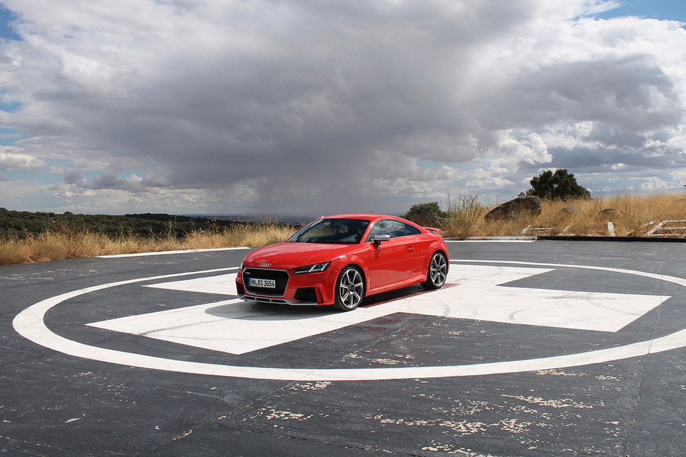 FIRST DRIVE: 2017 AUDI TT RS