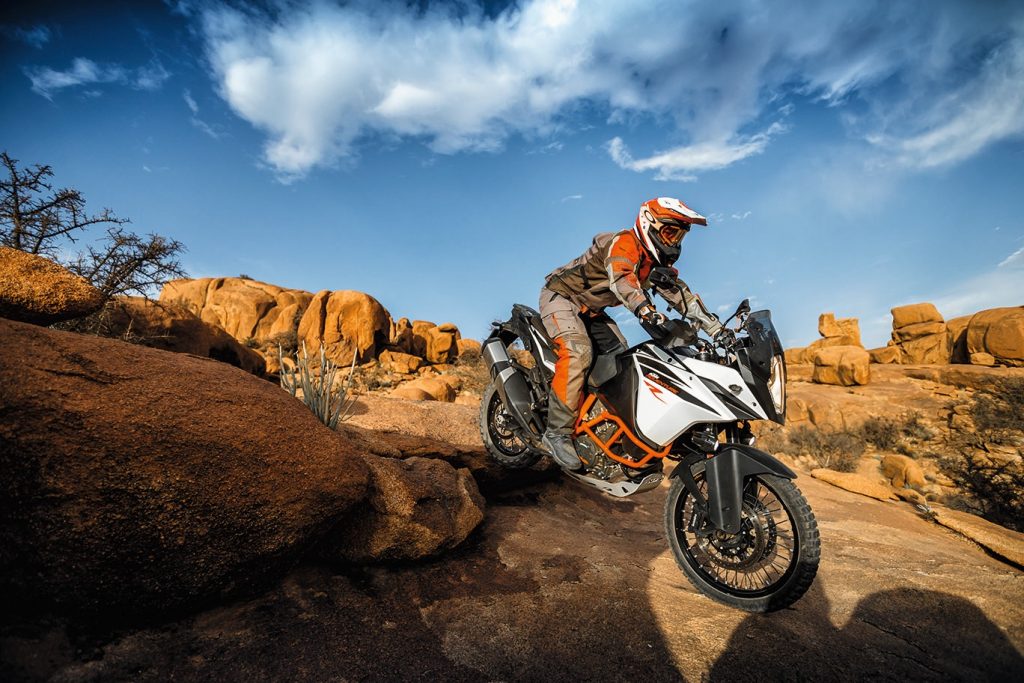 2017-ktm-1090-super-aventure-r-first-look-6-1024x683