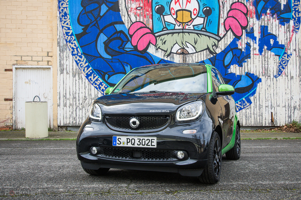 Smart Electric Drive (2017) first drive: Nippy inner-city transport sprouts a plug socket