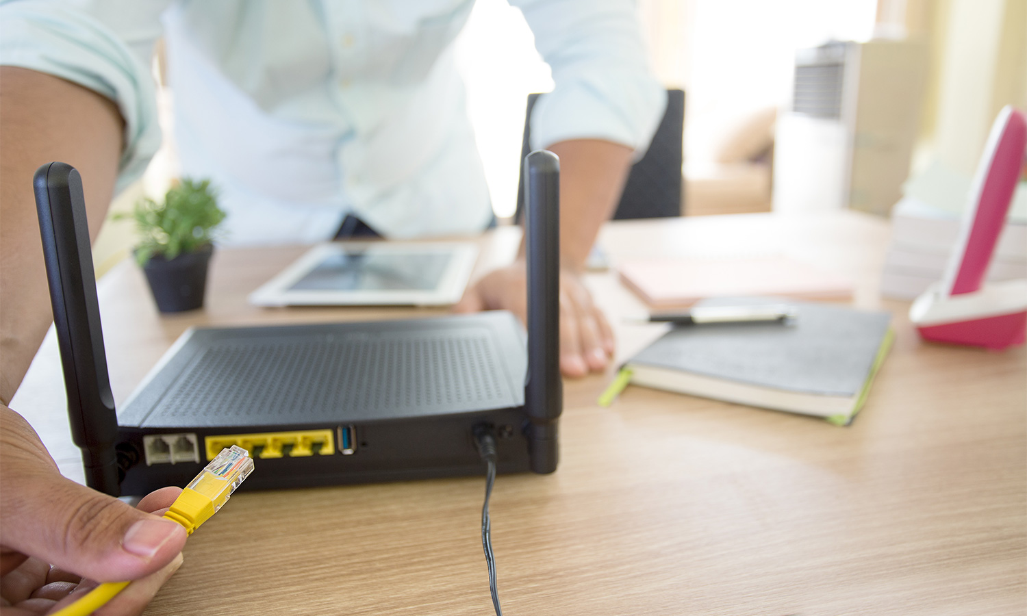 Modem vs. Router : How They're Different and What They Do