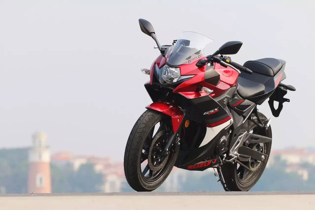 Suzuki GSX250R Review GearOpen