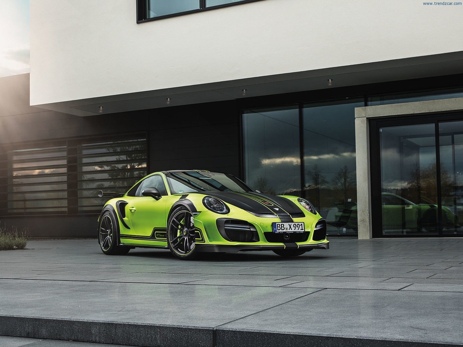 2017-TechArt-GTstreet-R-Porsche-911-Turbo-S-Front-Angle-2