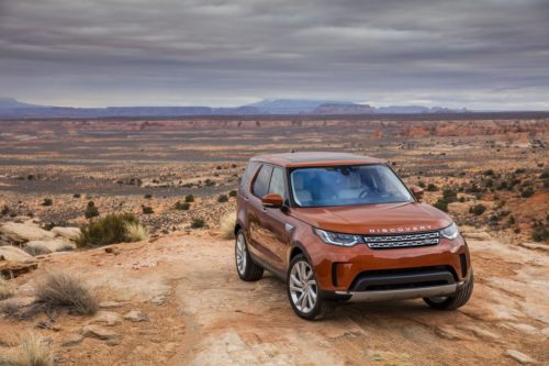 5 things you need to know about driving the 2017 Land Rover Discovery SUV off-road