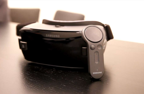 Hands-on : New Gear VR Controller Feels Like the Future