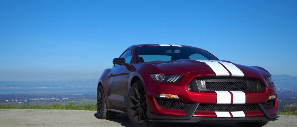 2017 Ford Mustang Shelby GT350 Review: Uncompromising track star