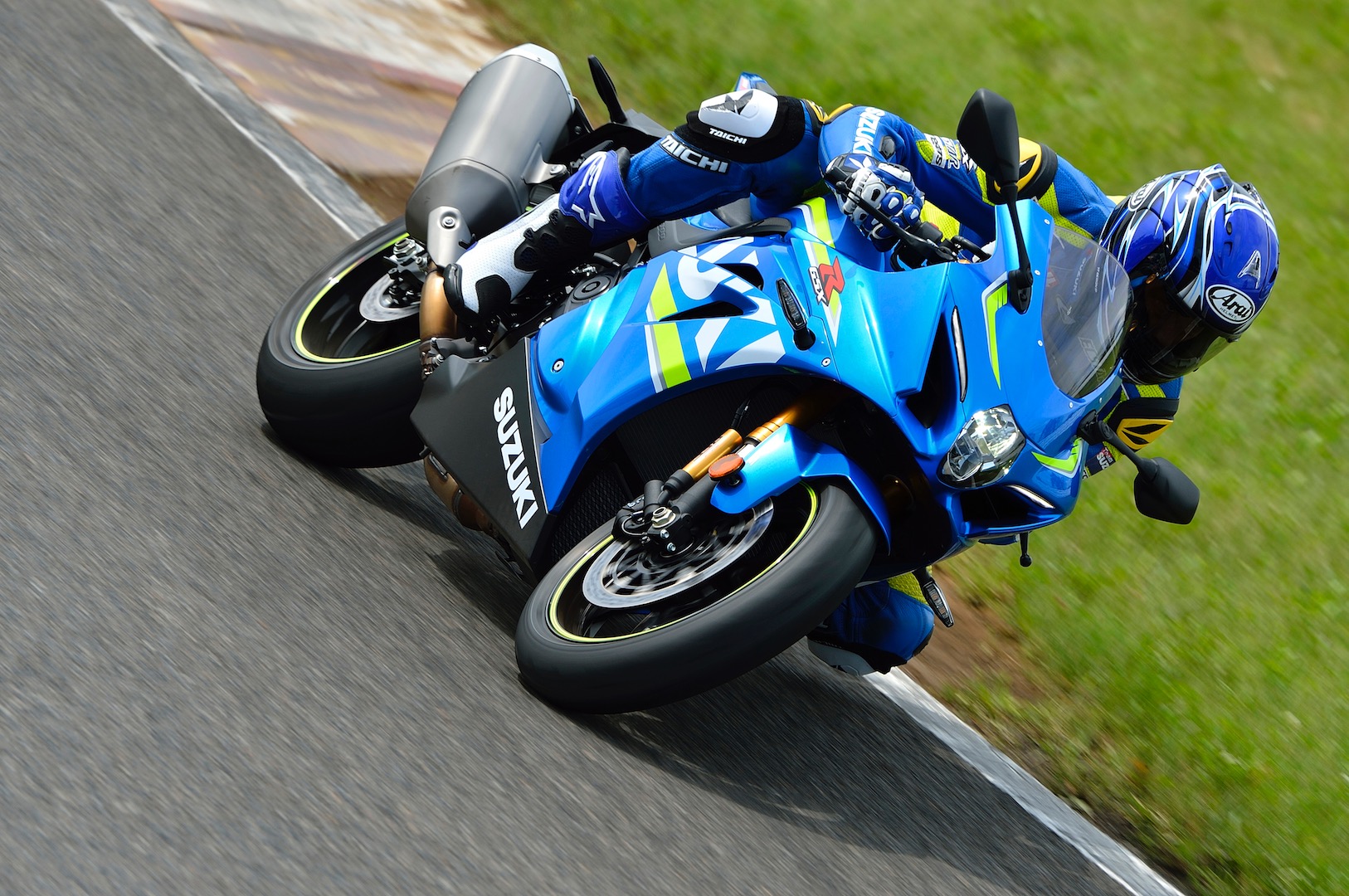 2017-Suzuki-GSX-R100-First-Look-Preview-5