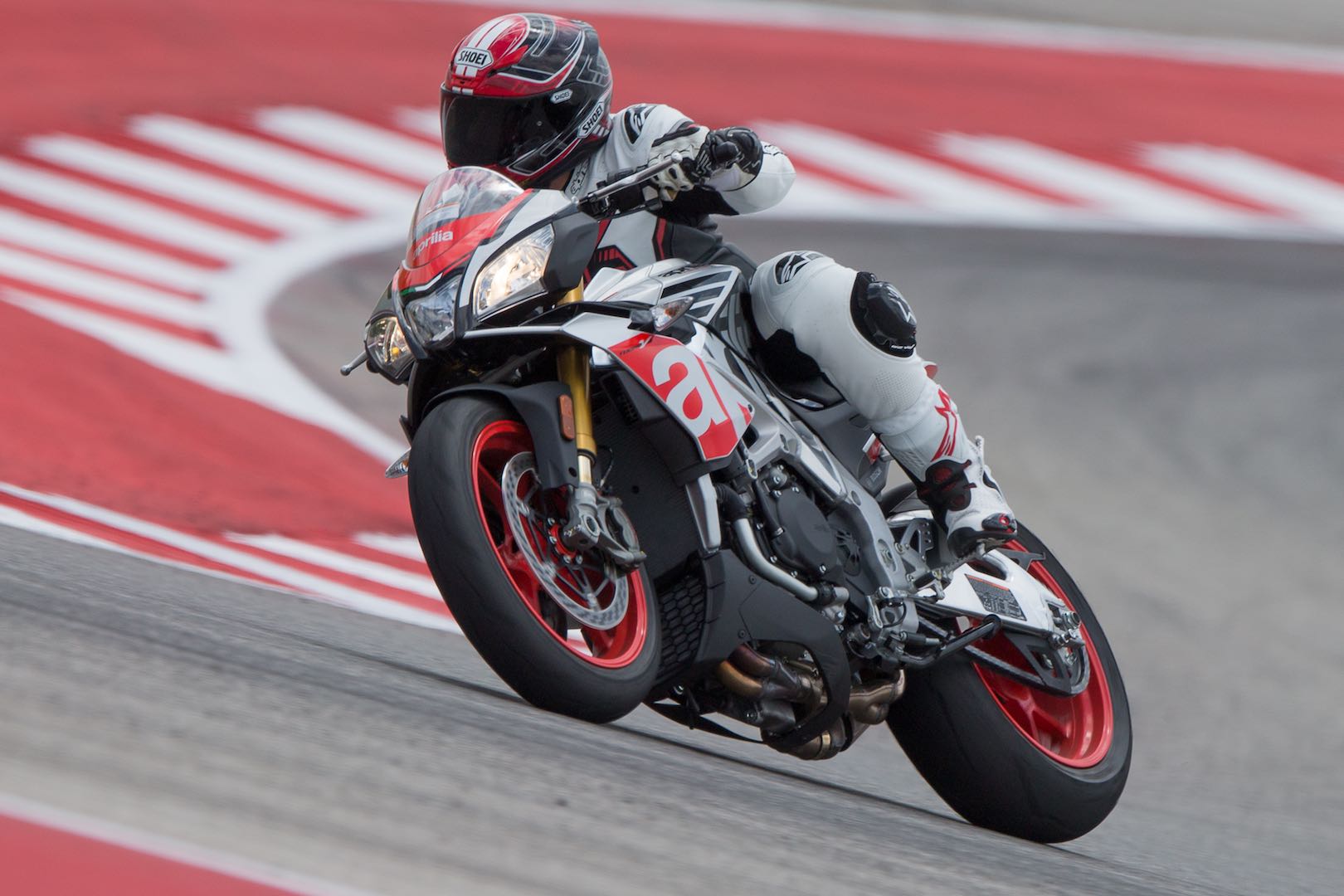 2017 Aprilia Tuono 1100 RR/Factory First Ride Review