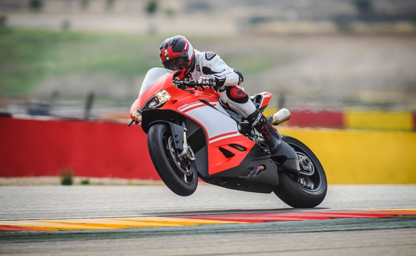 2017-ducati-1299-superleggera_827x510_51478617798