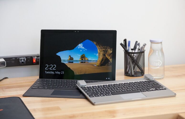 Brydge 12.3 Keyboard Review