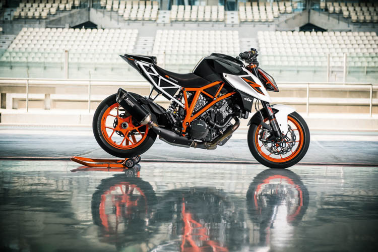 ktm-1290-super-duke-r-2017-motosaigon-11