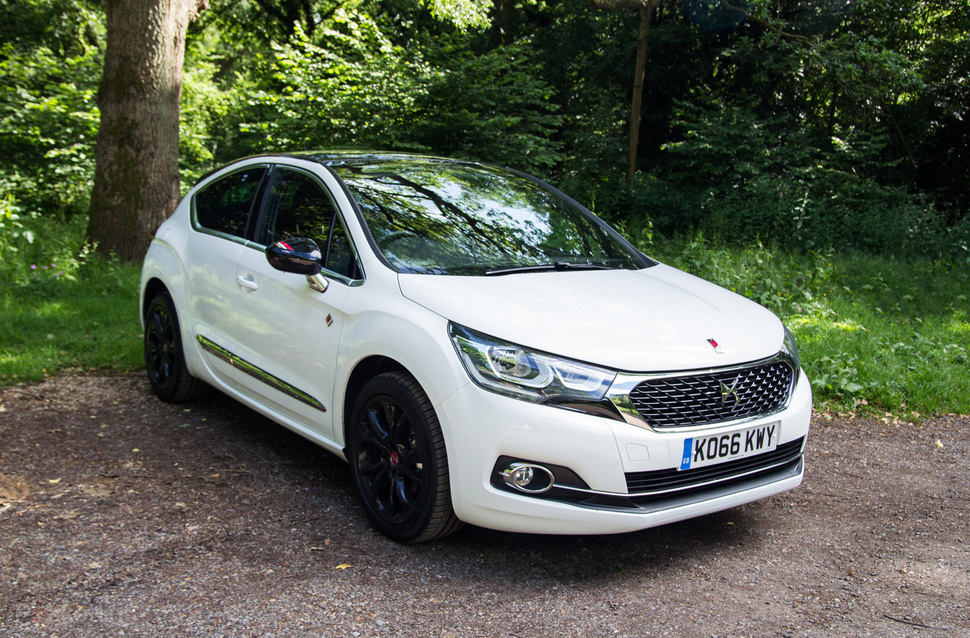 141342-cars-review-ds-automobiles-ds4-review-image1-qcac1u2wi9