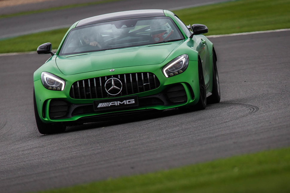 141917-cars-hands-on-amg-gt-r-image1-y9k0prvzux