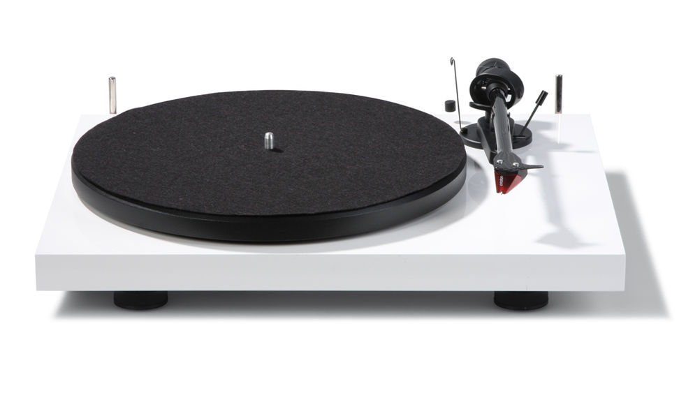 Pro-Ject-Debut-Carbon