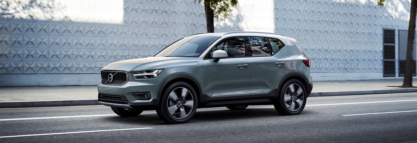 213085_New_Volvo_XC40_exterior
