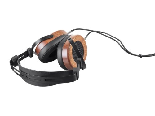 Monoprice Monolith M565 Review : A set of affordable planar magnetic headphones for consumers take the stage.