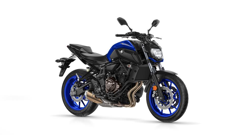 2018-Yamaha-MT-07-EU-Yamaha-Blue-Studio-001