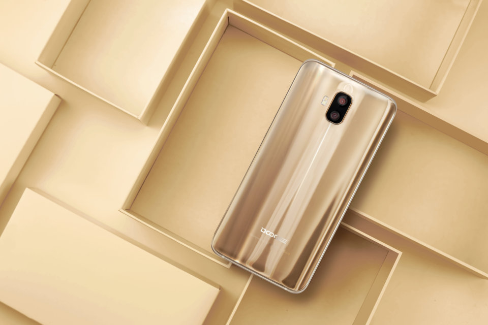 Doogee V Hands-on Review : InScreen FingerPrint Phone You Should Wait For