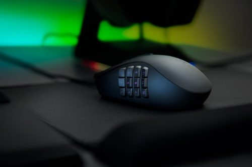 Razer Naga Trinity review: A gaming mouse with changeable side plates for general, MOBA, and MMO use