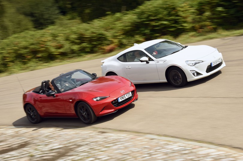 Mazda MX 5 RF vs Toyota Supra