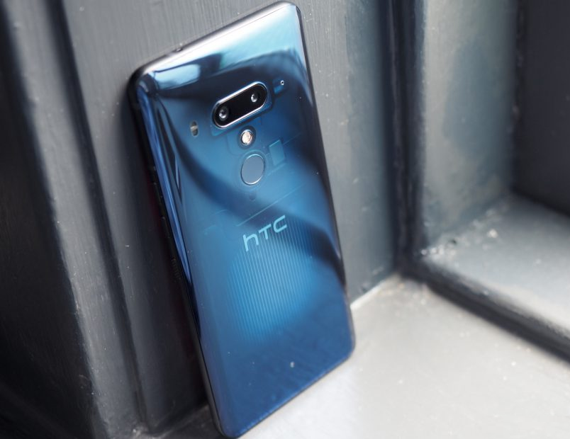 HTC U12+ hands-on review : 4 cameras, more squeeze, no notch