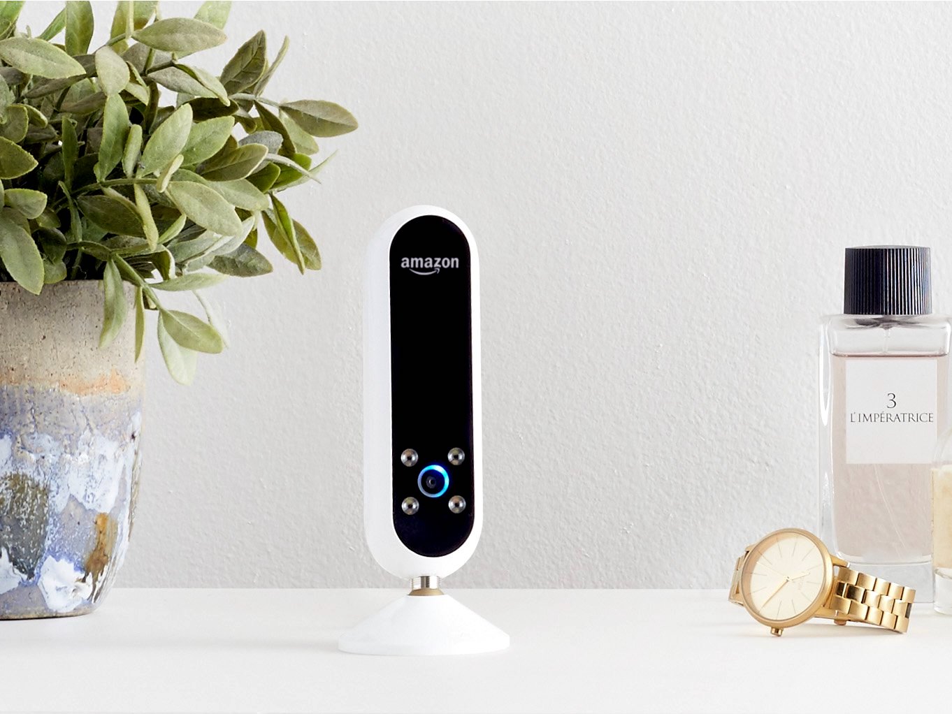 Amazon Echo Look review: Good selfie taker, so-so stylist