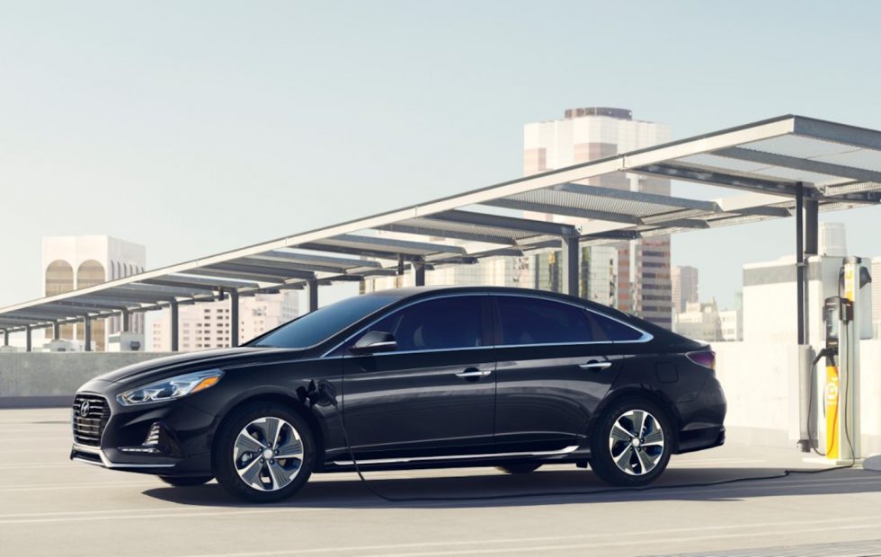 2018 Hyundai Sonata Plug-In Hybrid gives a choice: lower price or more tech
