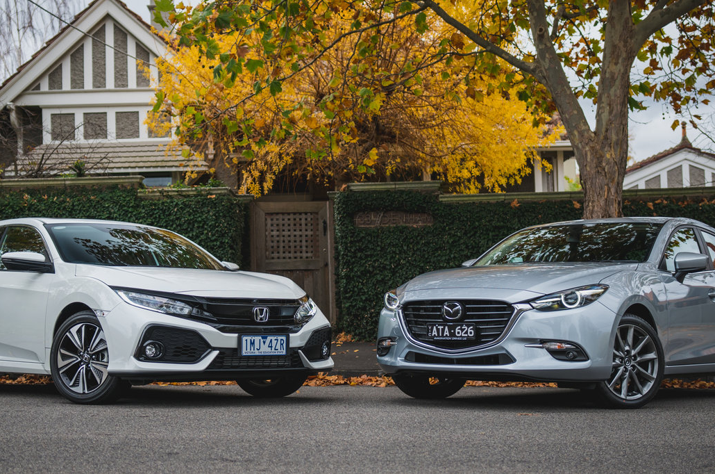 2018 Honda Civic VTi-LX v Mazda 3 SP25 Astina Comparison : High-spec hatch face-off
