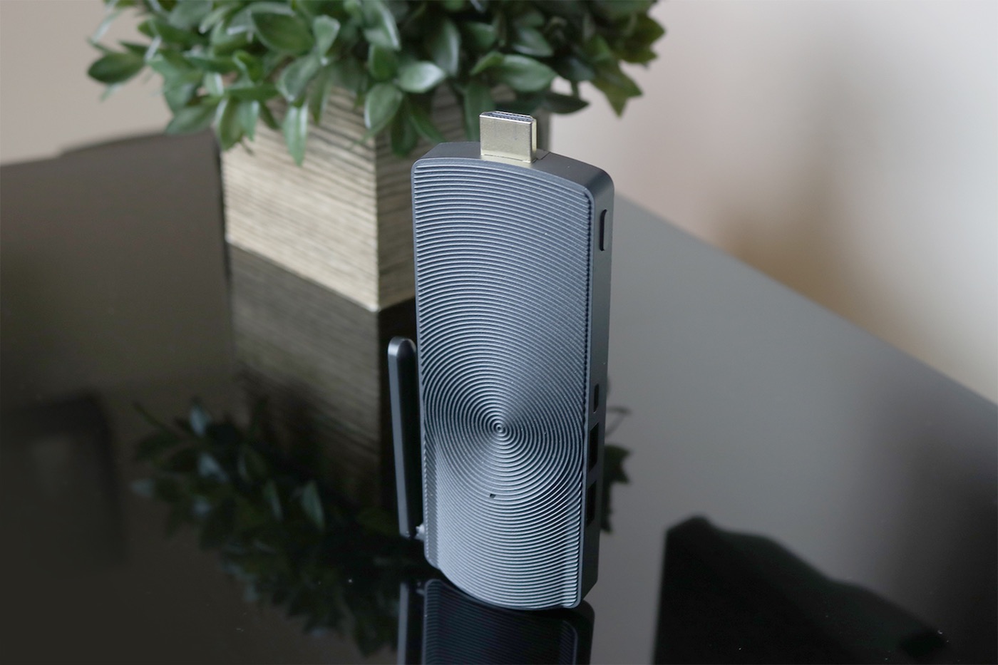 Azulle Access3 Pocket PC Review – A Fully-Functional Computer with Windows 10 Pro