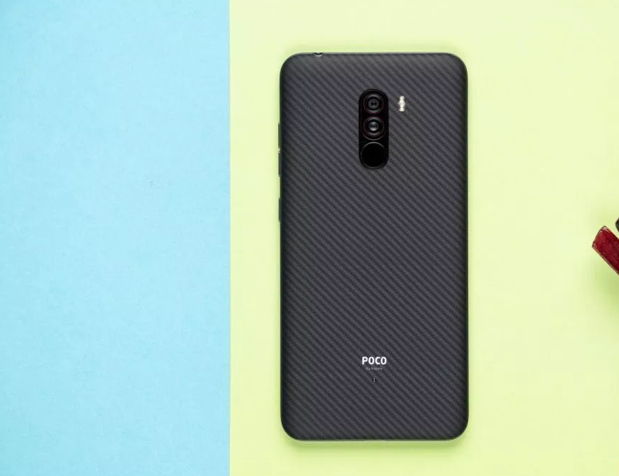 Pocophone POCO F1 Armoured Edition vs Huawei Nova 3 specs comparison