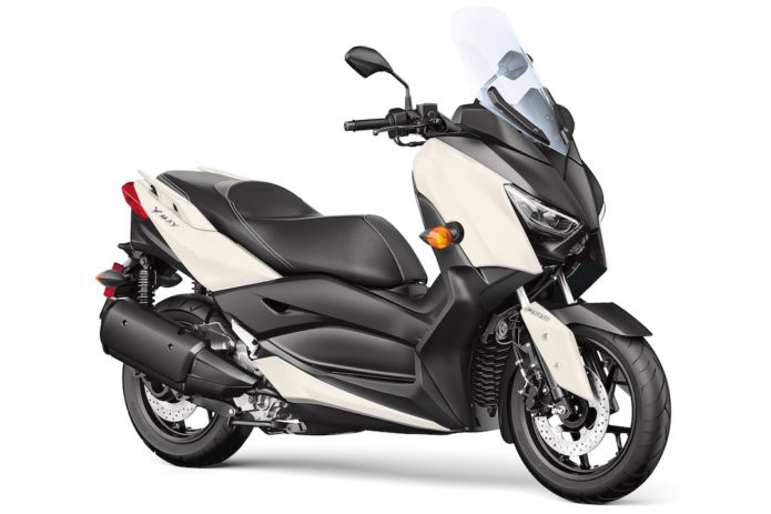 2018 Yamaha XMax Review (17 Fast Facts): Another Happy Max