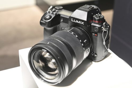 Panasonic S1R Hands-on Preview – Development Announcement