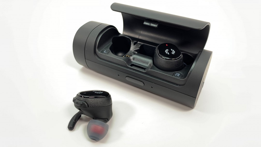 Phiaton-Bolt-TrueWirelessEarphones-002