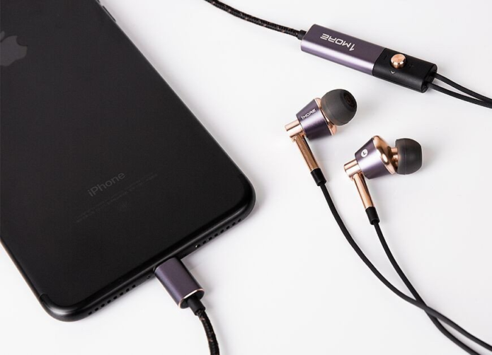 Best Headphones with Lightning Connector for iPhone and iPad in 2018