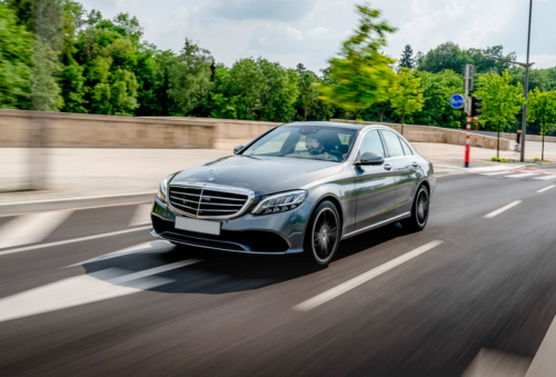 New Mercedes C-Class Saloon Review : Comfortable saloon with a wide range of engines and a stylish cabin