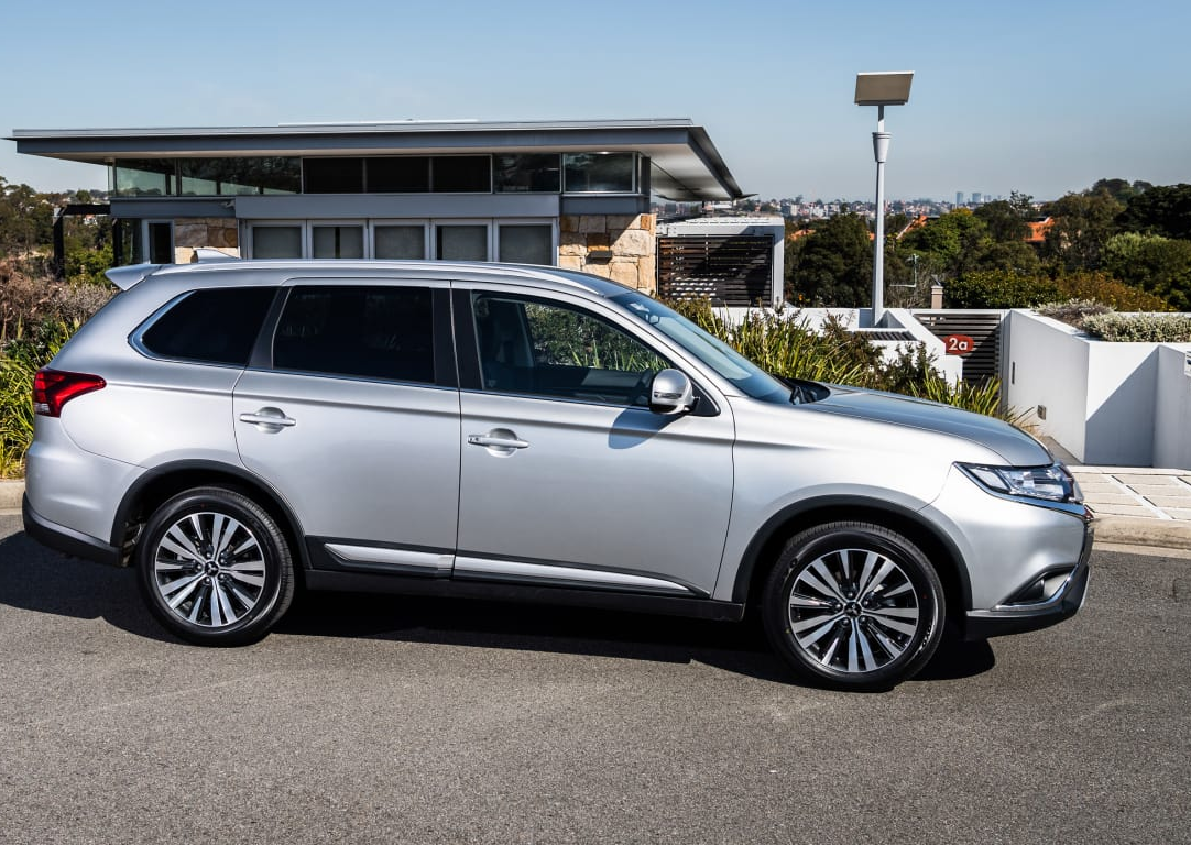 2019 Mitsubishi Outlander LS review