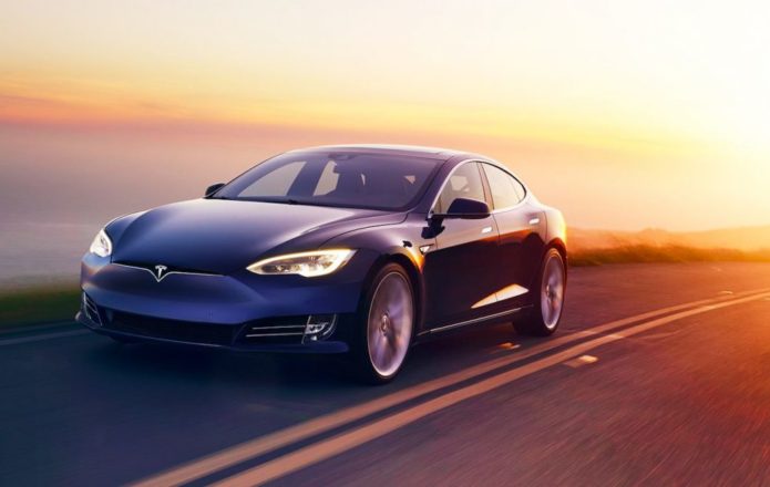 Tesla v9.0 released: Dash Cam & more, but big Autopilot upgrade delayed