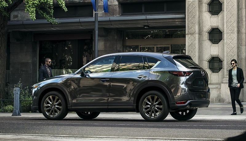 2019-Mazda-CX-5-Signature-02